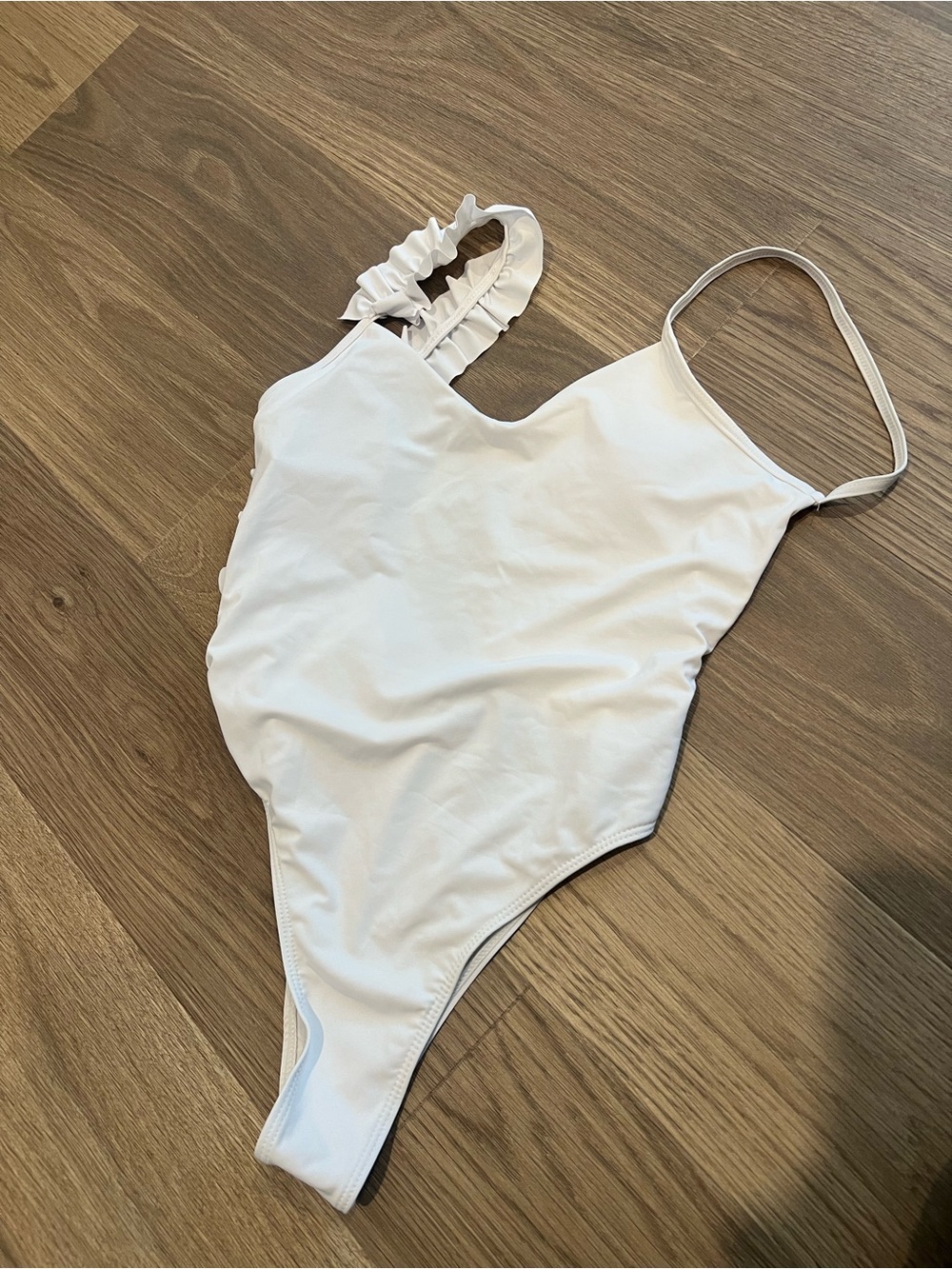 SHEIN White One-Shoulder Ruffle Strap One-Piece Swimsuit